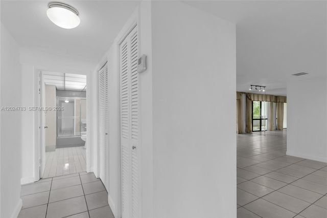 13951 Kendale Lakes Circle 208A, Miami, FL 33183