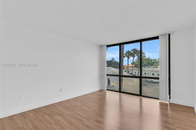 13951 Kendale Lakes Circle 208A, Miami, FL 33183