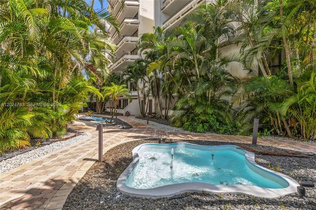 13951 Kendale Lakes Circle 208A, Miami, FL 33183