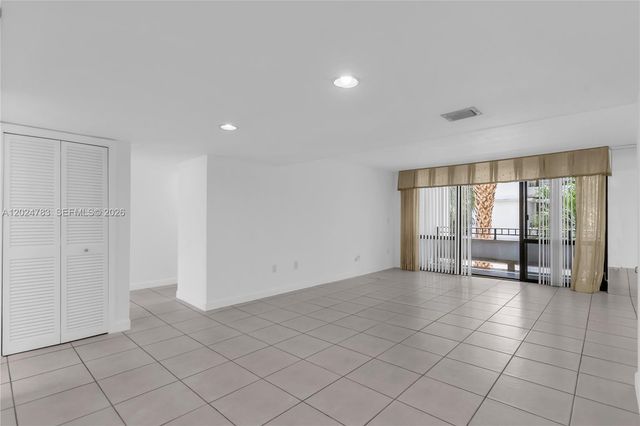 13951 Kendale Lakes Circle 208A, Miami, FL 33183