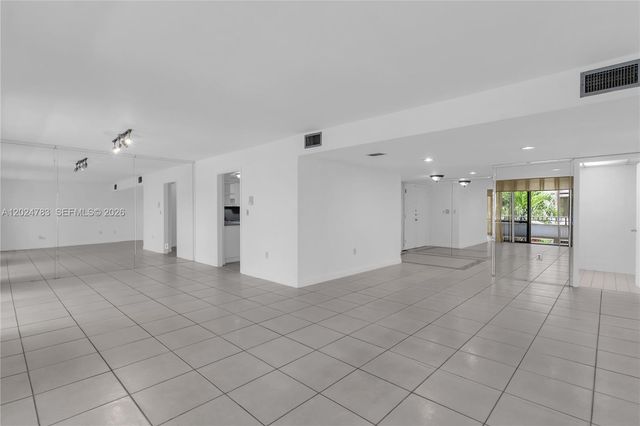 13951 Kendale Lakes Circle 208A, Miami, FL 33183