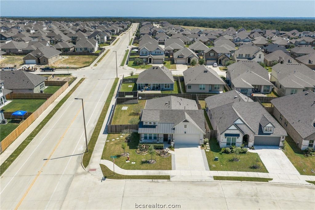 6301 Fulton Drive, College Station, TX 77845 — photo 3