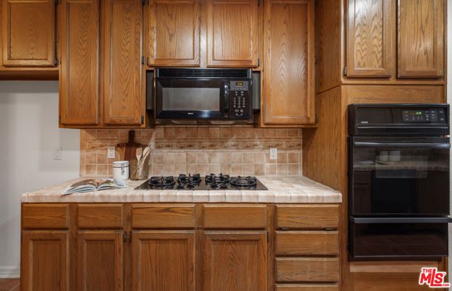 14630 Dickens Street 202, Los Angeles, CA 91403