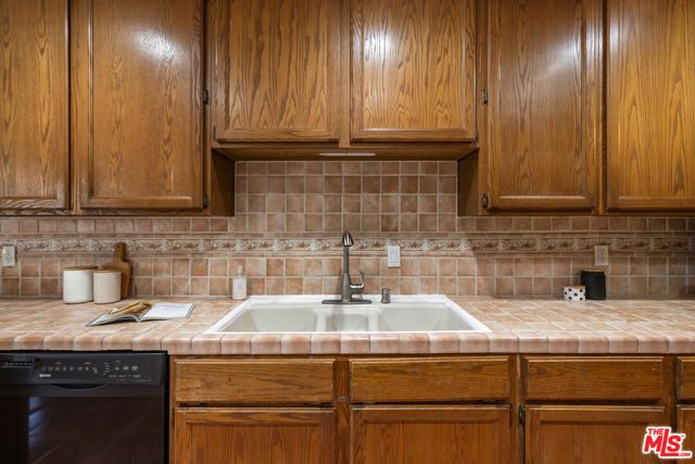 14630 Dickens Street 202, Los Angeles, CA 91403