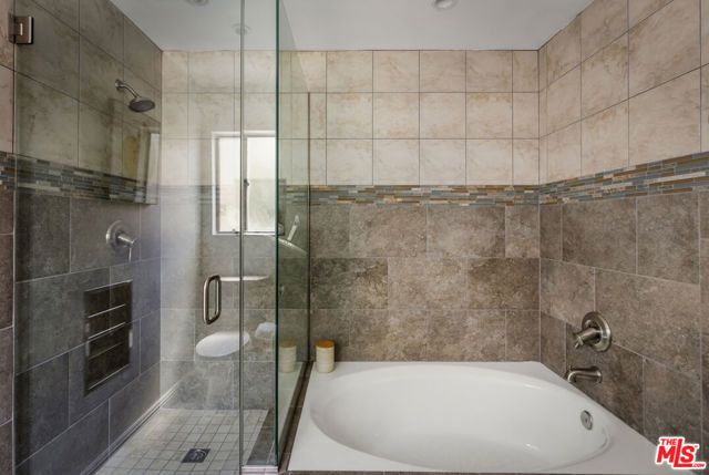 14630 Dickens Street 202, Los Angeles, CA 91403
