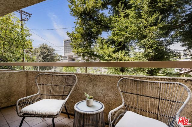 14630 Dickens Street 202, Los Angeles, CA 91403