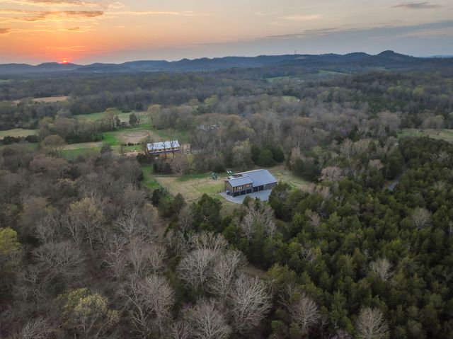 341 Floyd Rd, Eagleville, TN 37060