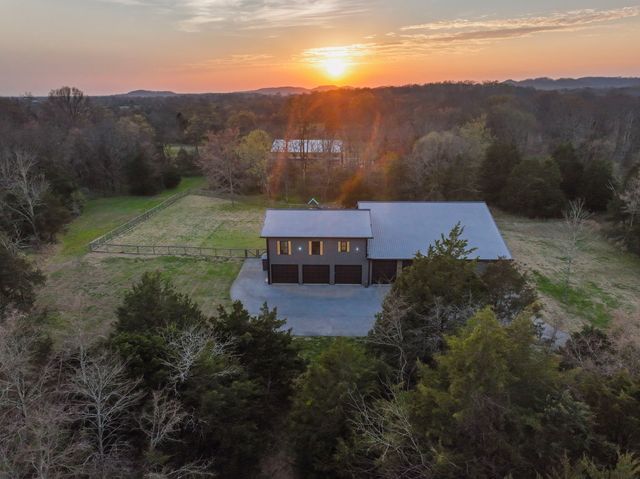 341 Floyd Rd, Eagleville, TN 37060