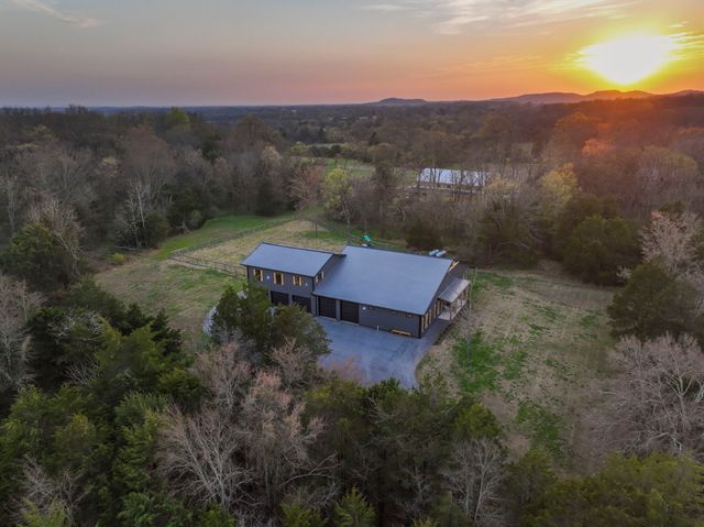 341 Floyd Rd, Eagleville, TN 37060
