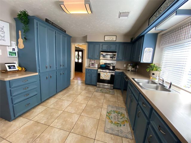 19047 Cloyanna Lane, Humble, TX 77346