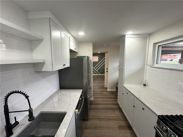 425 Fieldstone Drive, Monroeville, PA 15146