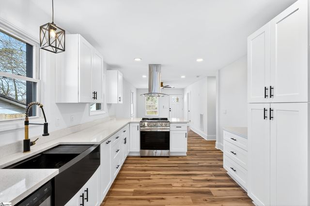 7 Hendricks Street, Greenville, SC 29607