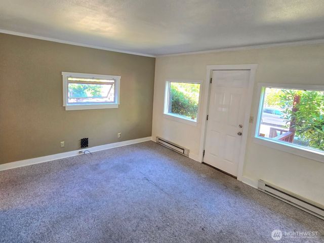 14337 Burke Avenue N, Seattle, WA 98133