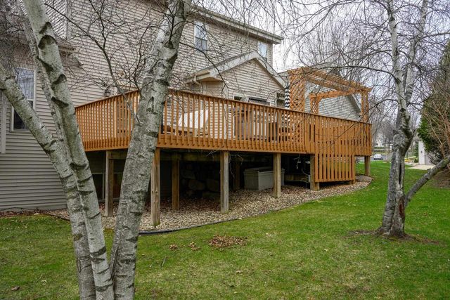 5715 Sandhill Drive, Middleton, WI 53562