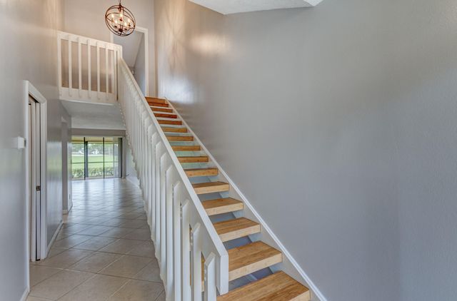 227 OLD MEADOW Way, Palm Beach Gardens, FL 33418