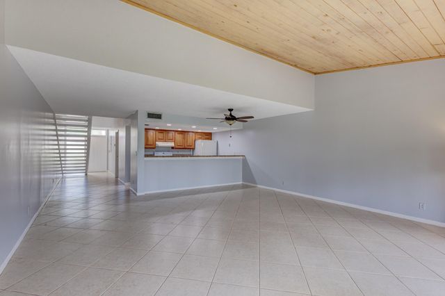 227 OLD MEADOW Way, Palm Beach Gardens, FL 33418