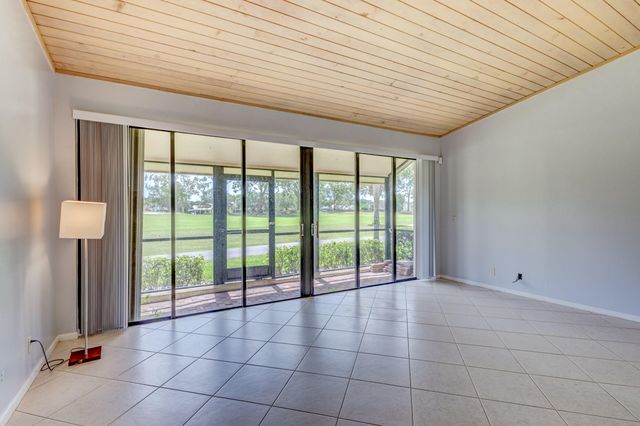 227 OLD MEADOW Way, Palm Beach Gardens, FL 33418