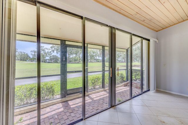 227 OLD MEADOW Way, Palm Beach Gardens, FL 33418