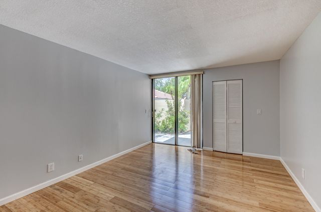 227 OLD MEADOW Way, Palm Beach Gardens, FL 33418