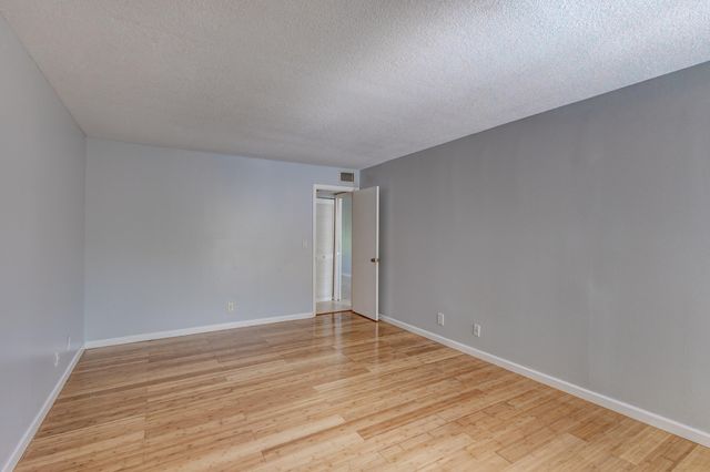 227 OLD MEADOW Way, Palm Beach Gardens, FL 33418
