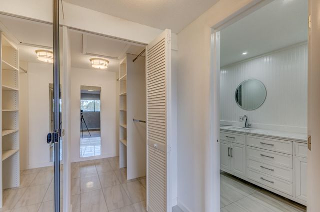 227 OLD MEADOW Way, Palm Beach Gardens, FL 33418