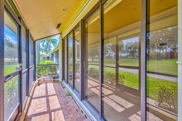 227 OLD MEADOW Way, Palm Beach Gardens, FL 33418