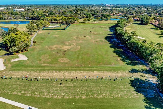 227 OLD MEADOW Way, Palm Beach Gardens, FL 33418