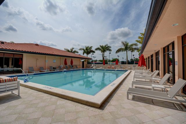 227 OLD MEADOW Way, Palm Beach Gardens, FL 33418