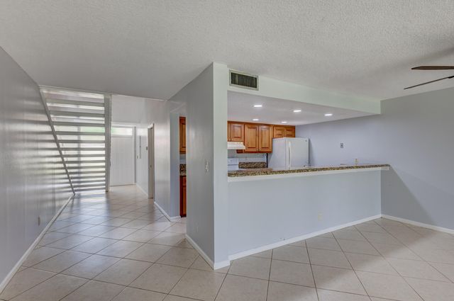 227 OLD MEADOW Way, Palm Beach Gardens, FL 33418