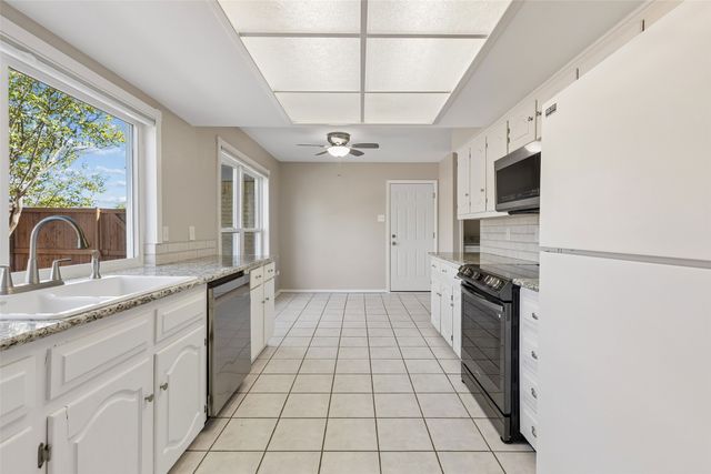 2023 Inverness Drive, Carrollton, TX 75007