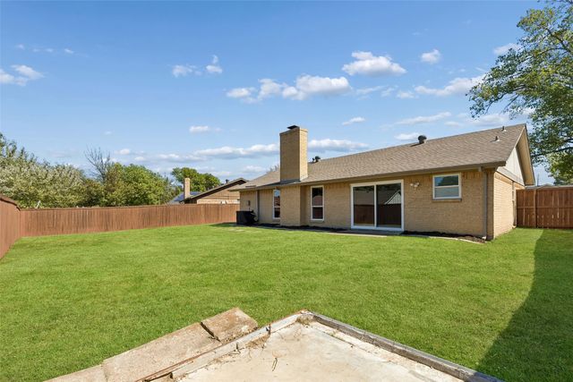 2023 Inverness Drive, Carrollton, TX 75007