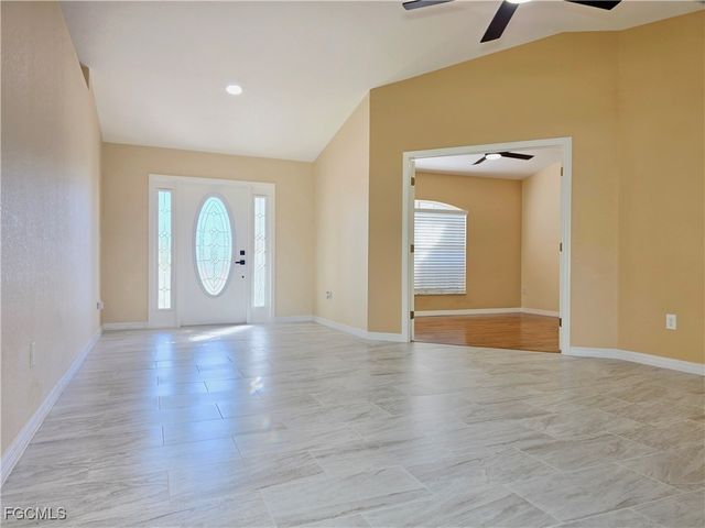 1625 N Gator CIR, Cape Coral, FL 33909