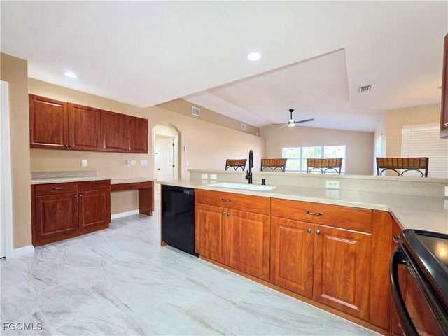 1625 N Gator CIR, Cape Coral, FL 33909