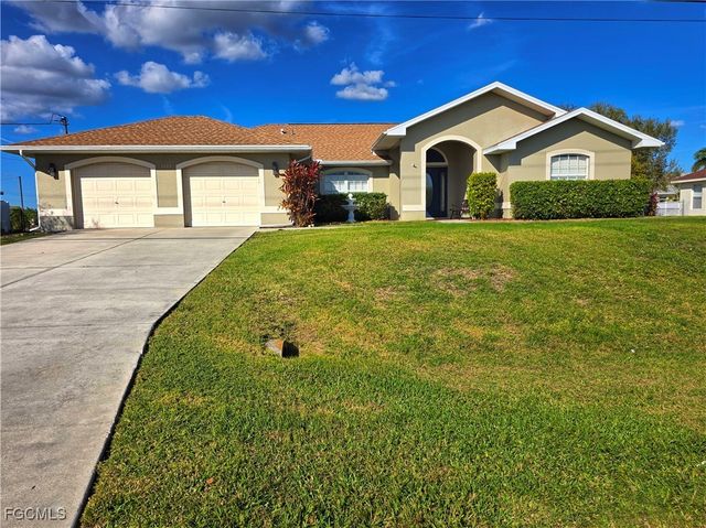 1625 N Gator CIR, Cape Coral, FL 33909