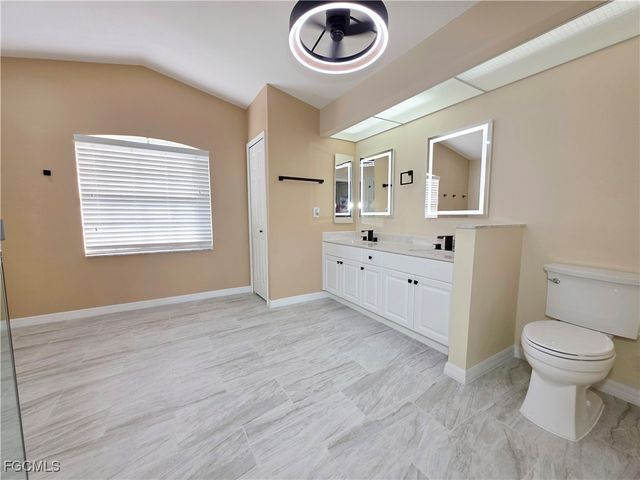 1625 N Gator CIR, Cape Coral, FL 33909