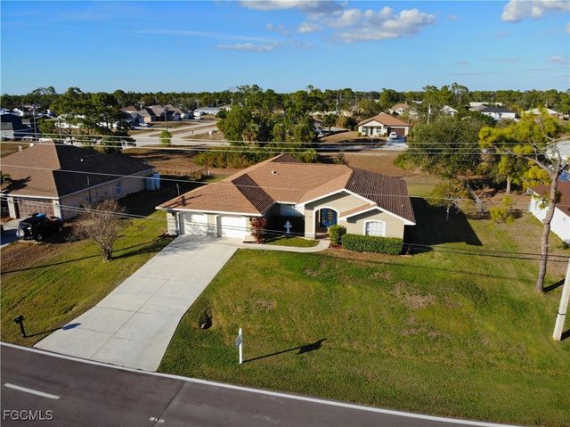 1625 N Gator CIR, Cape Coral, FL 33909