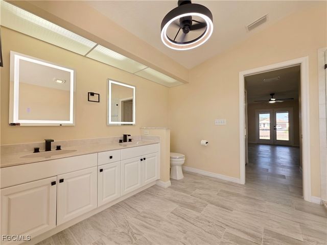 1625 N Gator CIR, Cape Coral, FL 33909