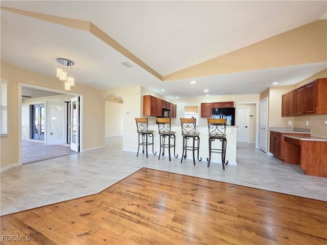 1625 N Gator CIR, Cape Coral, FL 33909