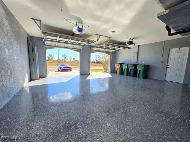 1625 N Gator CIR, Cape Coral, FL 33909