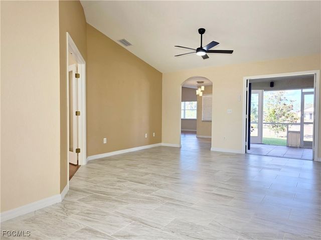 1625 N Gator CIR, Cape Coral, FL 33909