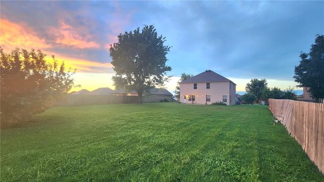 4207 SW Brownstone Avenue, Bentonville, AR 72712