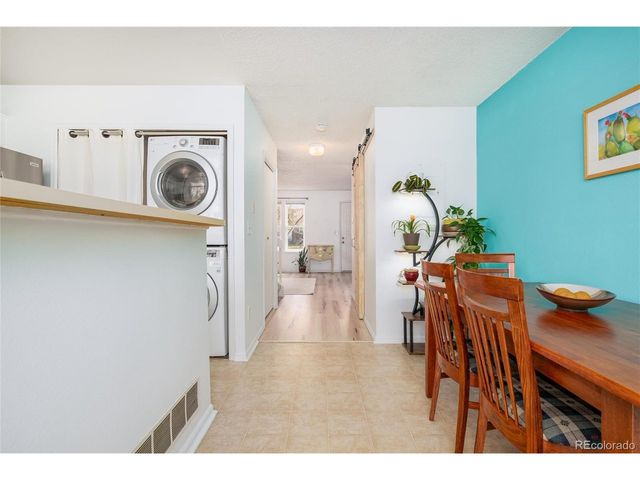 1237 S Flower Cir D, Lakewood, CO 80232
