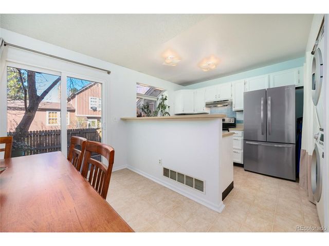 1237 S Flower Cir D, Lakewood, CO 80232