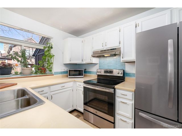 1237 S Flower Cir D, Lakewood, CO 80232