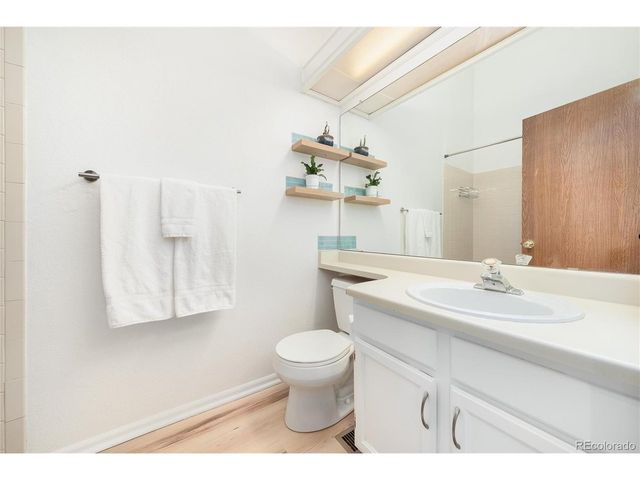 1237 S Flower Cir D, Lakewood, CO 80232