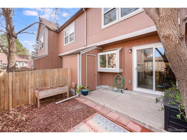 1237 S Flower Cir D, Lakewood, CO 80232