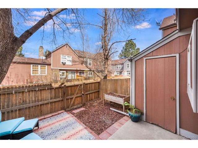 1237 S Flower Cir D, Lakewood, CO 80232