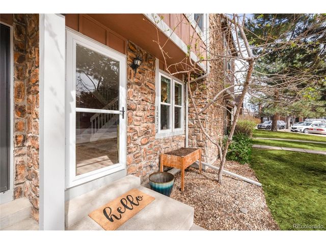 1237 S Flower Cir D, Lakewood, CO 80232