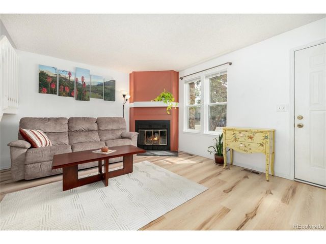 1237 S Flower Cir D, Lakewood, CO 80232