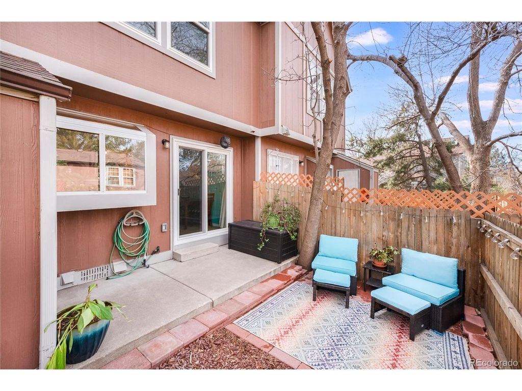 1237 S Flower Cir D, Lakewood, CO 80232